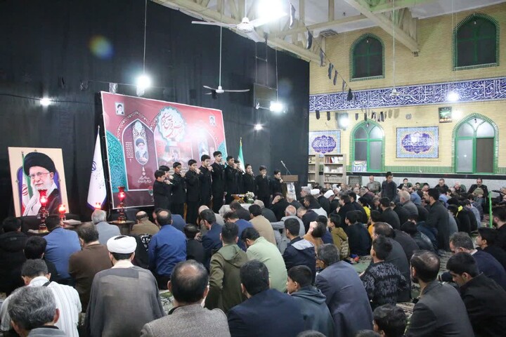 تصاویر/ برگزاری محفل قرآنی دانش‌آموزان استان سمنان در چهلم شهادت رهبر شهید و شهدای «شجره طیبه میناب»