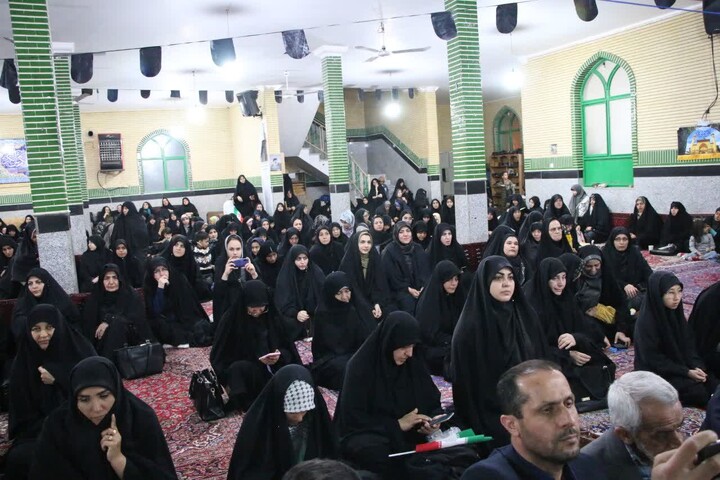 تصاویر/ برگزاری محفل قرآنی دانش‌آموزان استان سمنان در چهلم شهادت رهبر شهید و شهدای «شجره طیبه میناب»