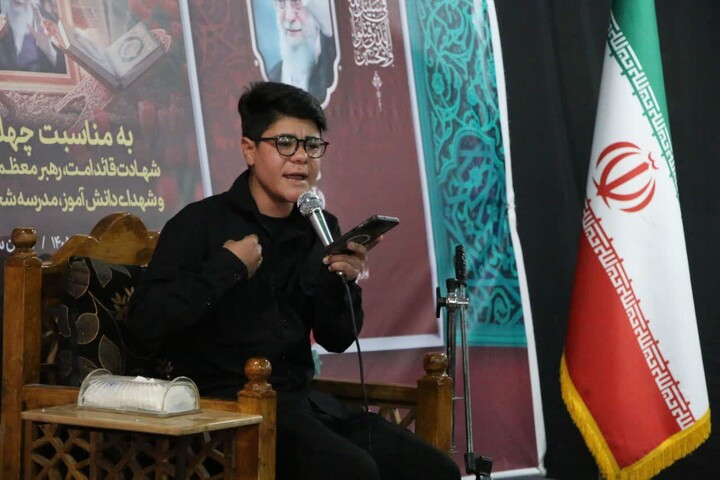 تصاویر/ برگزاری محفل قرآنی دانش‌آموزان استان سمنان در چهلم شهادت رهبر شهید و شهدای «شجره طیبه میناب»