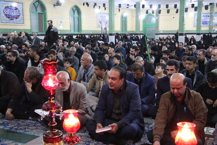 تصاویر/ برگزاری محفل قرآنی دانش‌آموزان استان سمنان در چهلم شهادت رهبر شهید و شهدای «شجره طیبه میناب»
