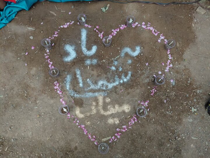 نقش‌آفرینی تبیینی مدرسه علمیه حضرت نرجس (س) با برپایی غرفه میثاق با «رهبر شهید» در محمدآباد یزد