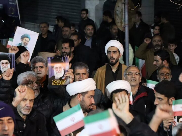 تصاویر/ لبیک مردم تکاب به فرمان امام عزیز حضرت آیت الله سید مجتبی خامنه‌ای(دامت برکاته)