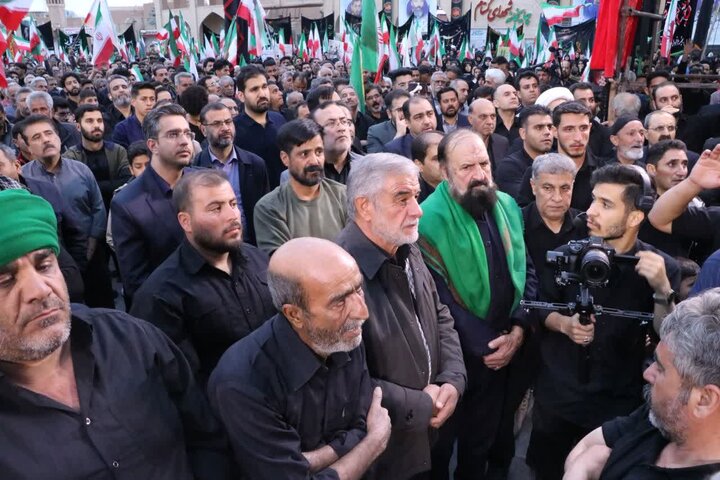 تصاویر/ اجتماع هیئات مذهبی یزد در چهلم شهادت امام خامنه ای