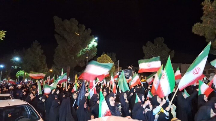 تصاویر/ لبیک دامغانی‌ها به امر امام انقلاب در «شب‌های اقتدار»