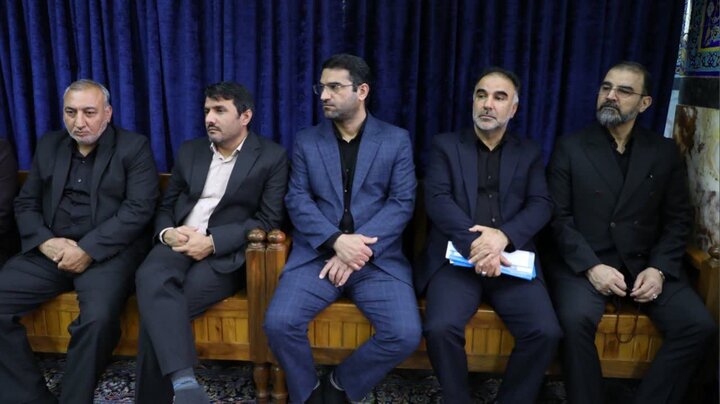 تصاویر/ بزرگداشت چهلم رهبر شهید در مسجد روضه محمدیه یزد