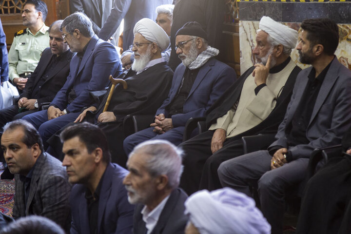 تصاویر/ بزرگداشت چهلم رهبر شهید در مسجد روضه محمدیه یزد
