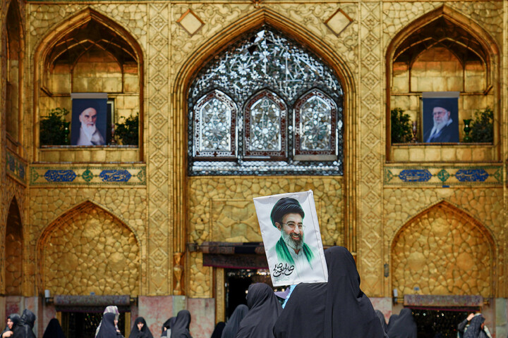تصاویر/ حرم مطهر رضوی در چهلمین روز شهادت رهبر شهید انقلاب