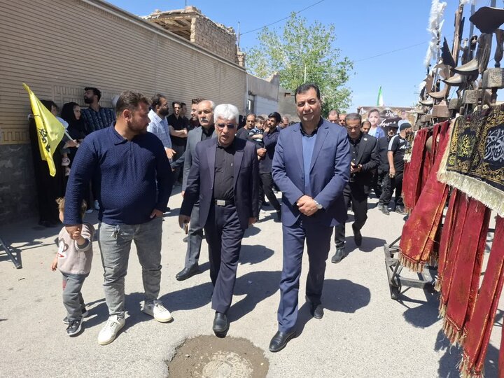 تصاویر/مراسم بدرقه و تشییع شهدای دانش آموز روستای یحیی آبادآران و بیدگل