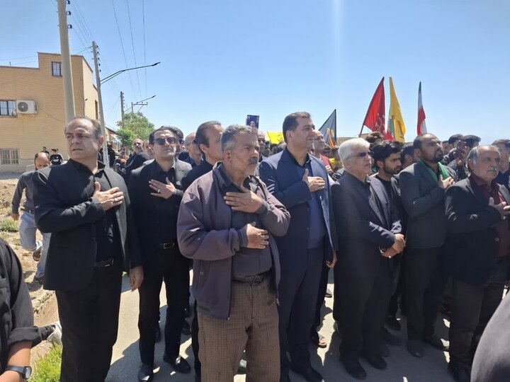 تصاویر/مراسم بدرقه و تشییع شهدای دانش آموز روستای یحیی آبادآران و بیدگل
