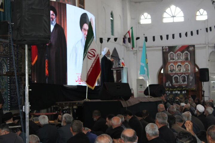 تصاویر /  اقامه نماز باشکوه نماز جمعه در شهرستان آمل، به امامت حجت الاسلام و المسلمین یعقوبیان
