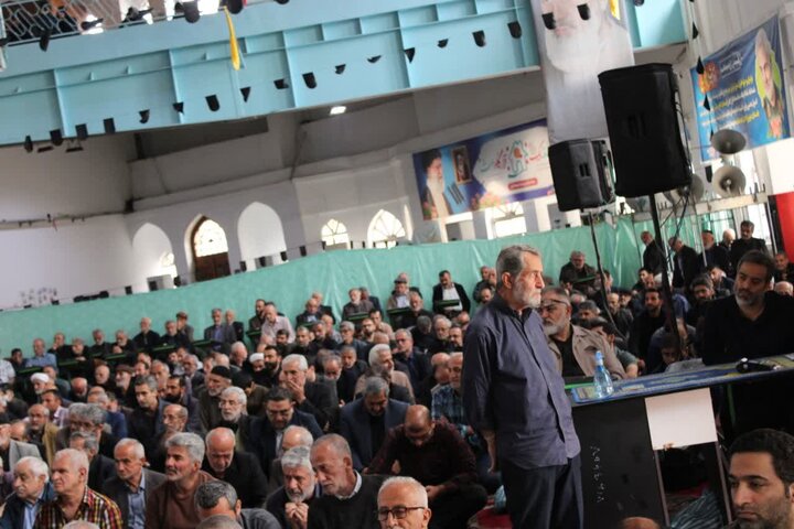 تصاویر /  اقامه نماز باشکوه نماز جمعه در شهرستان آمل، به امامت حجت الاسلام و المسلمین یعقوبیان