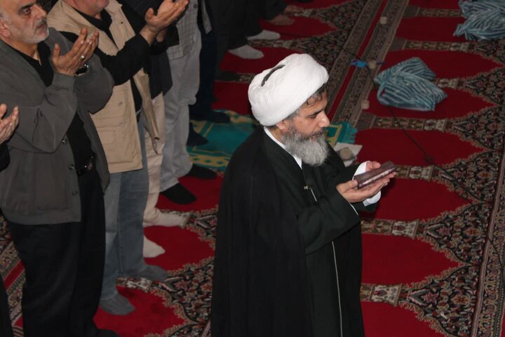 تصاویر /  اقامه نماز باشکوه نماز جمعه در شهرستان آمل، به امامت حجت الاسلام و المسلمین یعقوبیان
