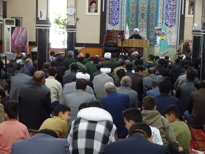 تصاویر/ اقامه نماز جمعه امروز شهرستان چهاربرج