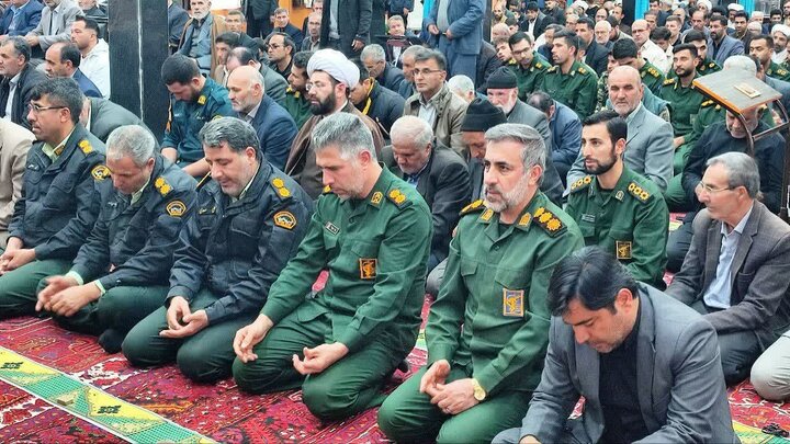 تصاویر/ اقامه نماز جمعه امروز شهرستان چهاربرج