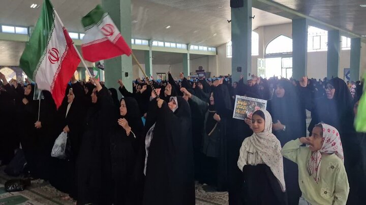 تصاویر/ اقامه نماز جمعه در شهر عنبرآباد