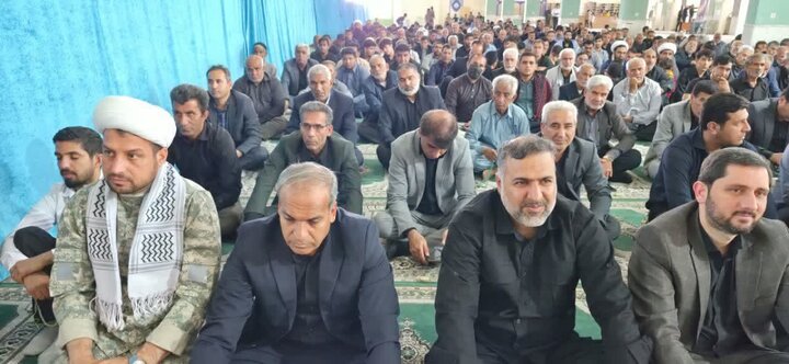 تصاویر/ اقامه نماز جمعه در شهر عنبرآباد