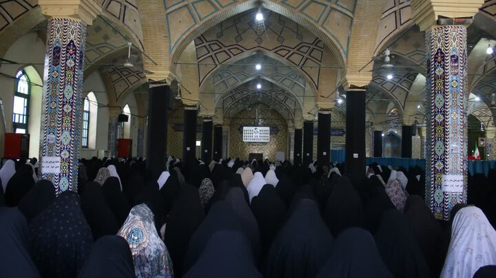 تصاویر/ اقامه نماز جمعه در شهر ماهان