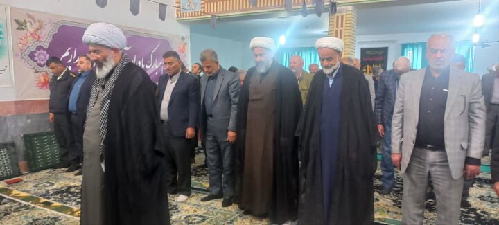 تصاویر/ اقامه نماز عبادی سیاسی دابودشت به امامت حجت الاسلام و المسلمین حاجی زاده