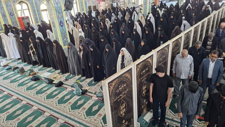 تصاویر/ اقامه نماز جمعه در شهر بافت