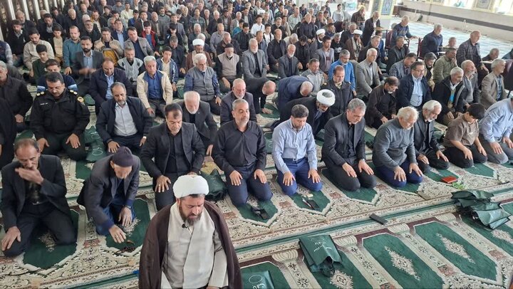 تصاویر/ اقامه نماز جمعه در شهر بافت