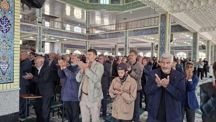 تصاویر/ اقامه نماز جمعه در شهر بافت