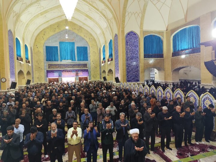 تصاویر/ اقامه نماز جمعه در شهر بم