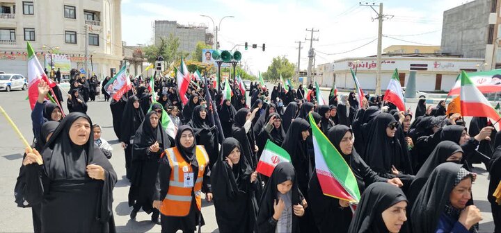 تصاویر/ راهپیمایی مردم جیرفت به مناسبت چهلمین روز شهادت قائد امت