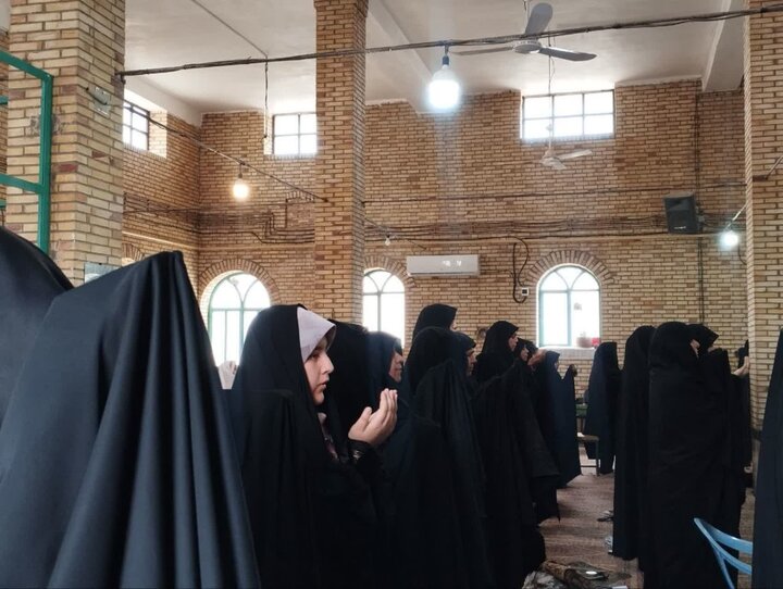 تصاویر/ اقامه نماز جمعه در شهر شهداد