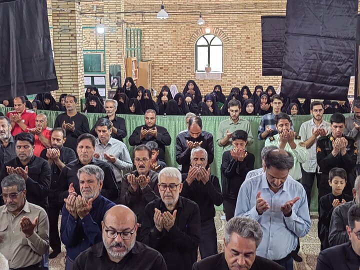 تصاویر/ اقامه نماز جمعه در شهر شهداد