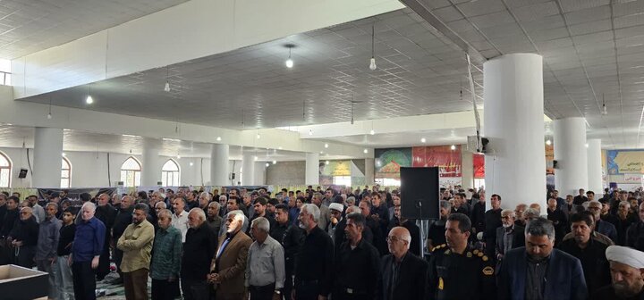 تصاویر/ اقامه نماز جمعه در شهر جیرفت