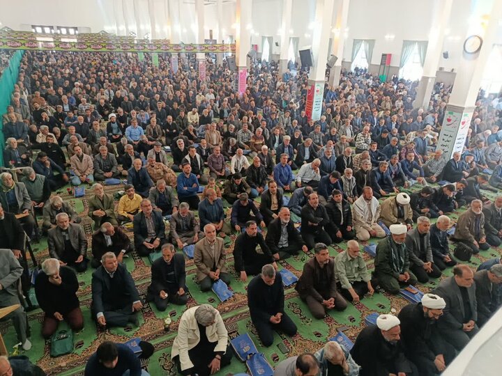 تصاویر/اقامه نماز عبادی سیاسی جمعه در ساوه