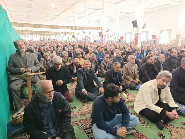 تصاویر/اقامه نماز عبادی سیاسی جمعه در ساوه