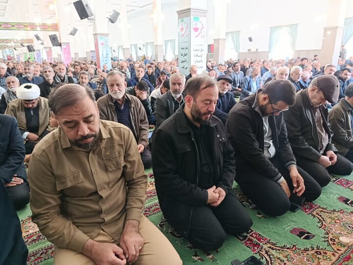 تصاویر/اقامه نماز عبادی سیاسی جمعه در ساوه