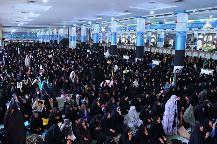 تصاویر/ اقامه نماز جمعه در شهر کرمان