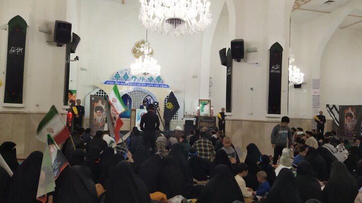 تصاویر/عرض ارادت زائران اردو زبان به ساحت مقدس رهبر شهید در ویژه برنامه «رهبر مقتدر» همزمان با چهلمین روز شهادت قائد امت در حرم مطهر رضوی