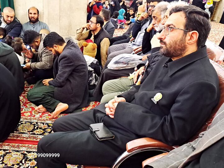 تصاویر/عرض ارادت زائران اردو زبان به ساحت مقدس رهبر شهید در ویژه برنامه «رهبر مقتدر» همزمان با چهلمین روز شهادت قائد امت در حرم مطهر رضوی