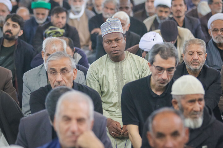 تصاویر/ اقامه نماز جمعه و تشییع پیکر طلبه شهید محمد توکلی در قم