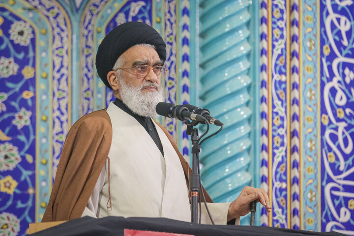 تصاویر/ اقامه نماز جمعه و تشییع پیکر طلبه شهید محمد توکلی در قم