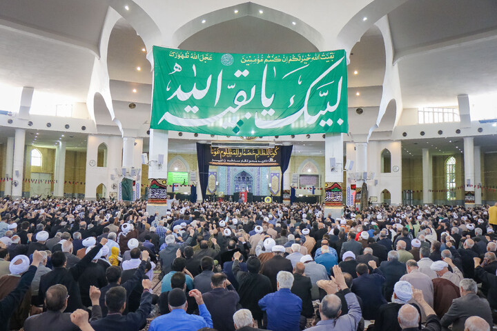 تصاویر/ اقامه نماز جمعه و تشییع پیکر طلبه شهید محمد توکلی در قم