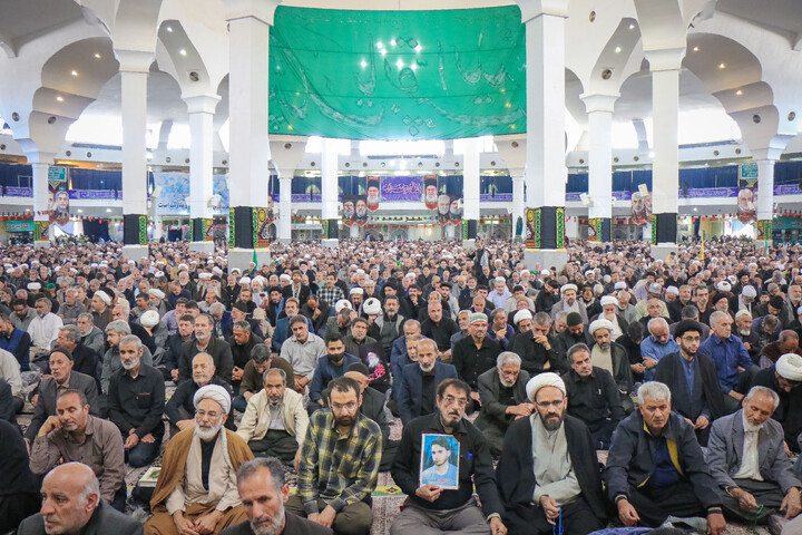 تصاویر/ اقامه نماز جمعه و تشییع پیکر طلبه شهید محمد توکلی در قم