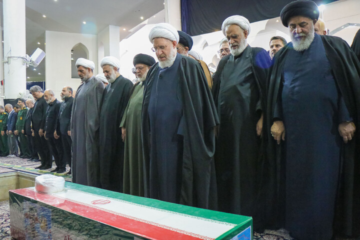 تصاویر/ اقامه نماز جمعه و تشییع پیکر طلبه شهید محمد توکلی در قم