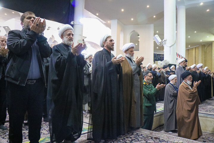 تصاویر/ اقامه نماز جمعه و تشییع پیکر طلبه شهید محمد توکلی در قم