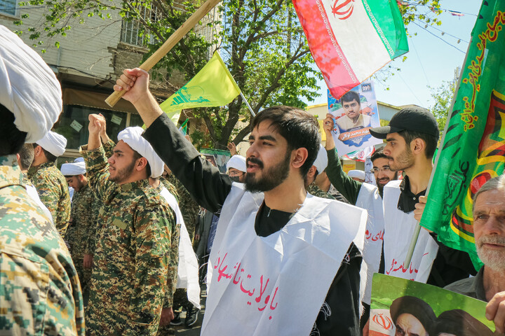 تصاویر/ اقامه نماز جمعه و تشییع پیکر طلبه شهید محمد توکلی در قم