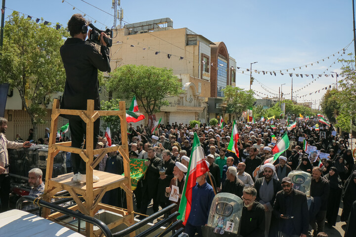 تصاویر/ اقامه نماز جمعه و تشییع پیکر طلبه شهید محمد توکلی در قم