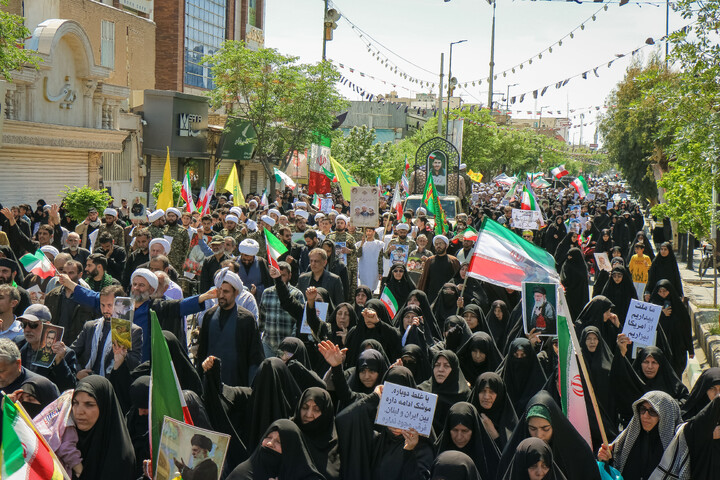 تصاویر/ اقامه نماز جمعه و تشییع پیکر طلبه شهید محمد توکلی در قم
