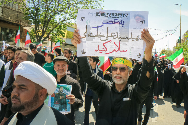 تصاویر/ اقامه نماز جمعه و تشییع پیکر طلبه شهید محمد توکلی در قم