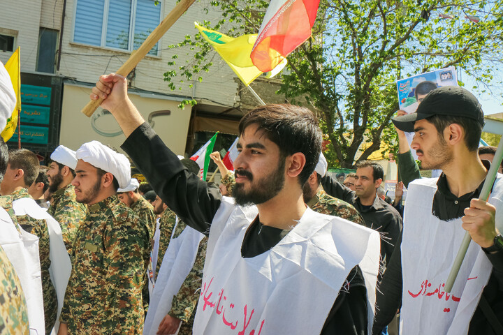 تصاویر/ اقامه نماز جمعه و تشییع پیکر طلبه شهید محمد توکلی در قم