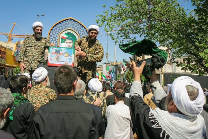 تصاویر/ اقامه نماز جمعه و تشییع پیکر طلبه شهید محمد توکلی در قم