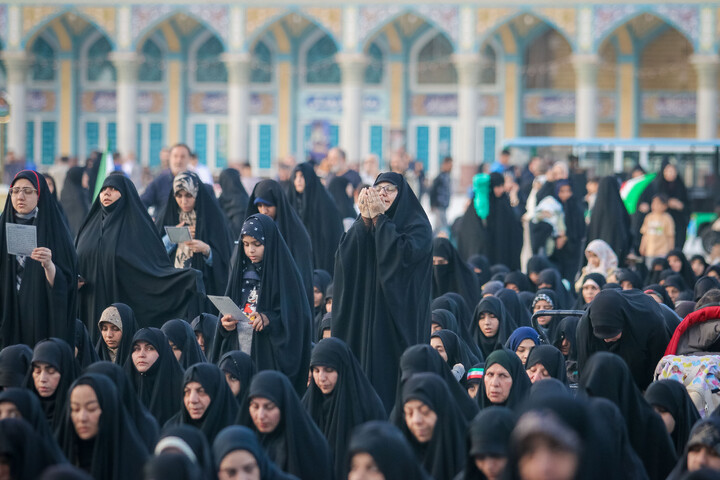 تصاویر/ اقامه نماز استغاثه در مسجد مقدس جمکران
