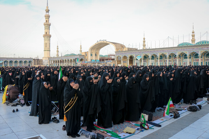 تصاویر/ اقامه نماز استغاثه در مسجد مقدس جمکران